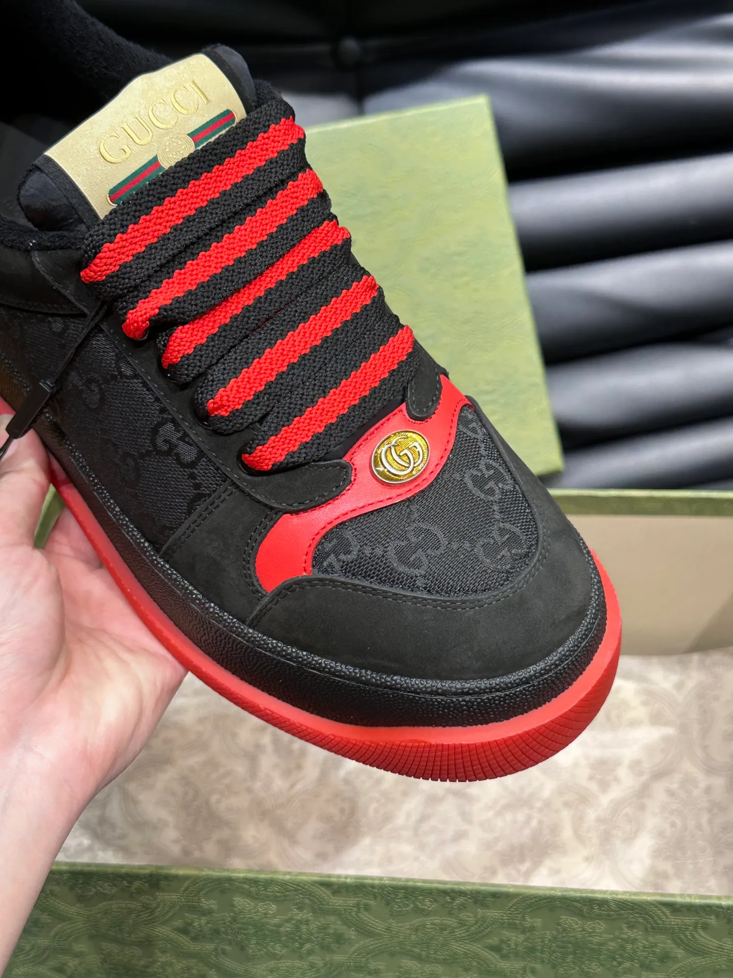 Men's men's shoes 💰p480 "GUCC*" Screener series 👫 Couple style GG thick-soled sneakers, the Screener series is inspired by the classic sneakers of the 1970s, cleverly incorporating the retro Gucci logo, two-color waterproof platform soles, and 5CM thick soles to enhance the aura, conveying the new design concept that a single product should be permanently accompanied by the passage of time, creating a retro distressed effect, decorated with metal double G oval enamel details! High-quality, versatile classic items, highly recommended. Size female 35-39, male 38-44